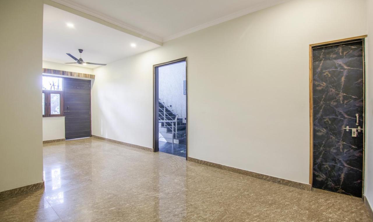 Hotel Treebo Swastika Premium Noida Exterior foto